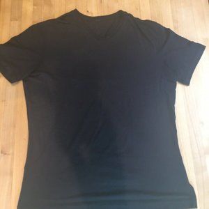 lululemon 5 year basic tee V Neck Black size XL